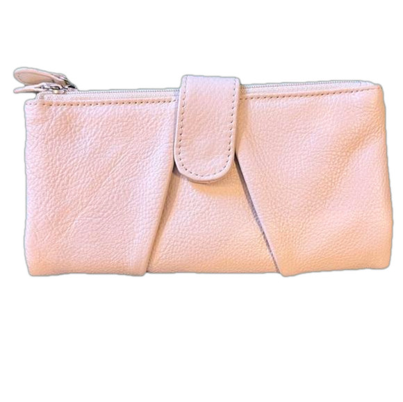 Cream colored wallet 🌸 - Picture 1 of 6